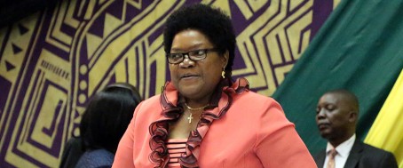 Mujuru in trouble for insulting Mugabe Family