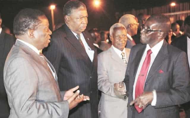 Mugabe humiliates Mnangagwa, refuses to shake his hand