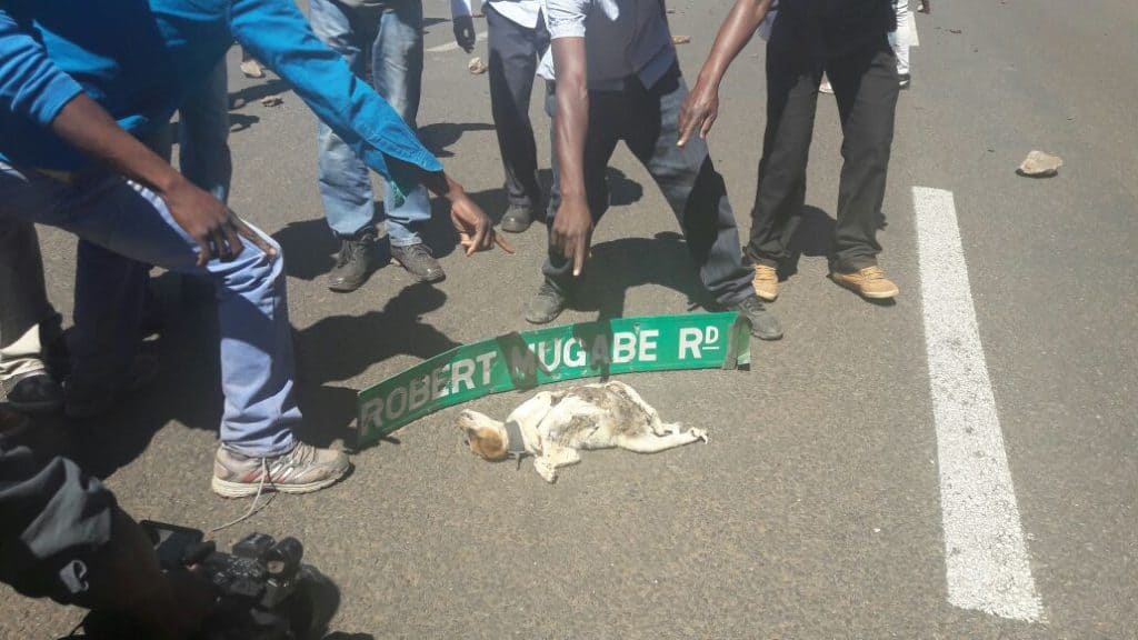 Robert Mugabe Road Sign Taken Down as War Breaks Out in Harare..Pictures