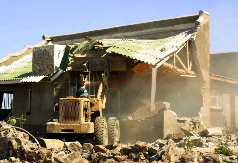 20000 face Domboshava eviction after “Chinese people buy Zim mountain” from Govt