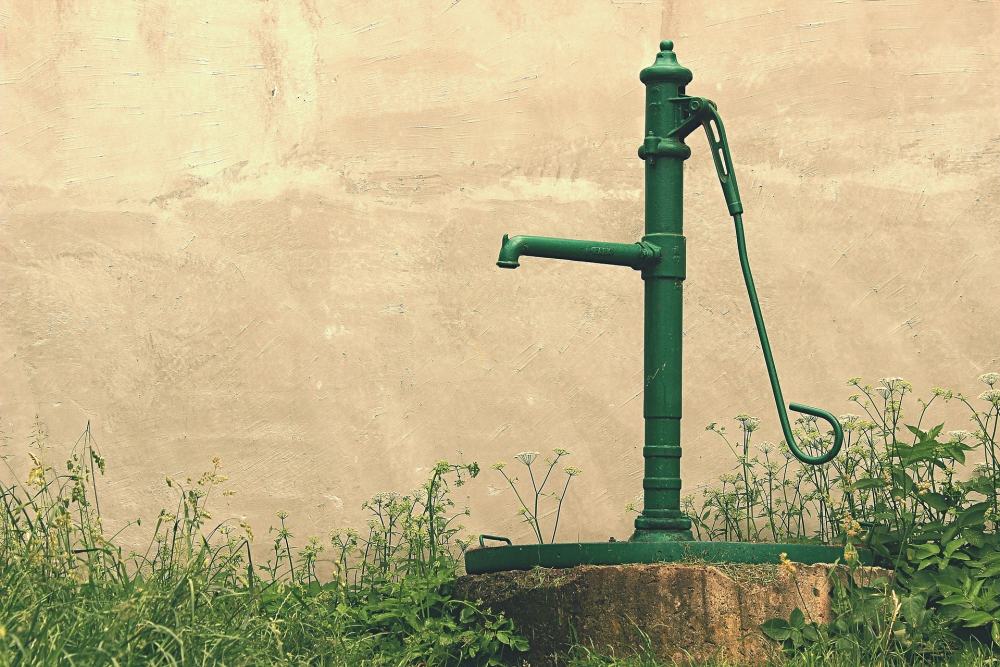  Zim Man Makes a Fortune With Cheap Manual Water Pump