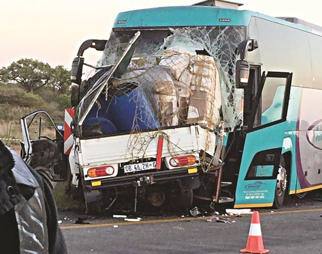 Picture: Intercity bus accident kills Zimbabwe driver in South Africa