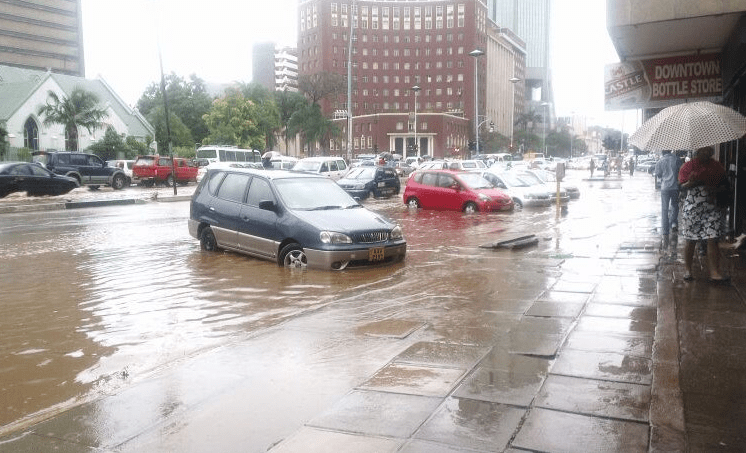 Flash floods and blocked drains cause trouble in Zimbabwe capital