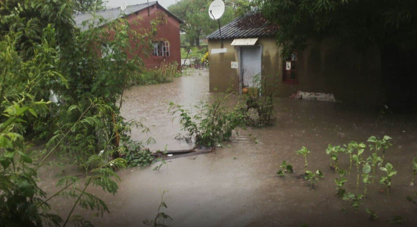 Zim devastated by floods, 200 Hwange miners trapped underground as heavy rains fall