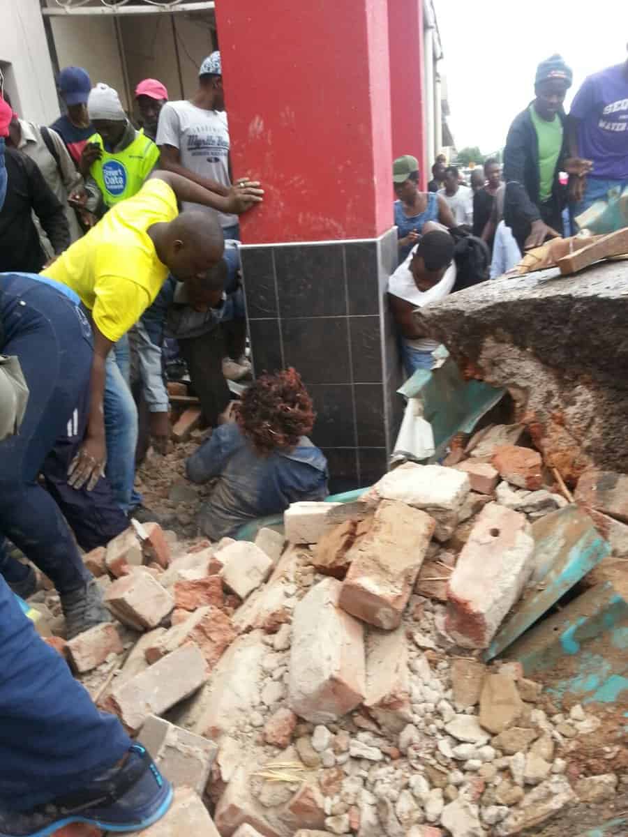 Pictures: Nandos building falls in Bulawayo, people injured, what caused it