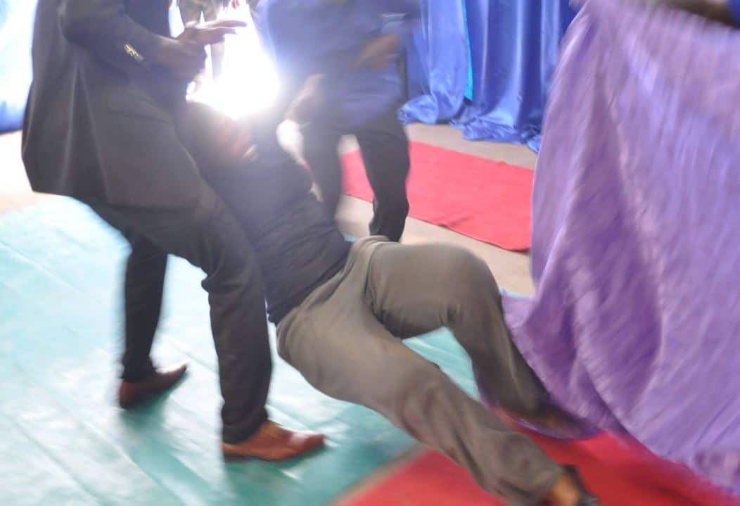 ZRP cop injured in fist fight with Gweru tsikamutanda over MMCN prophet