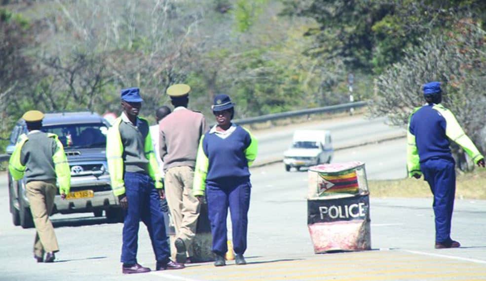 Drama: 4 cops arrested while collecting bribes at Gweru roadblock