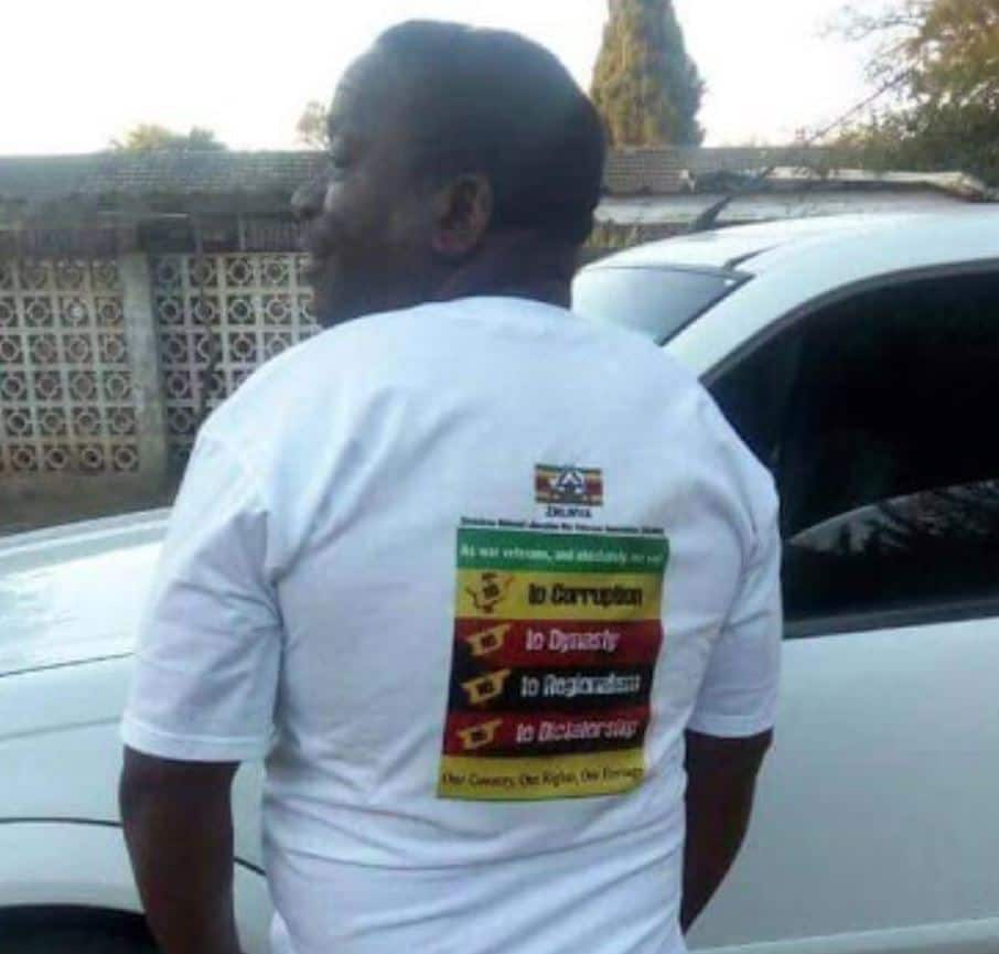 PICTURES: War vet Matemadanda continues with anti Mugabe t-shirt messages