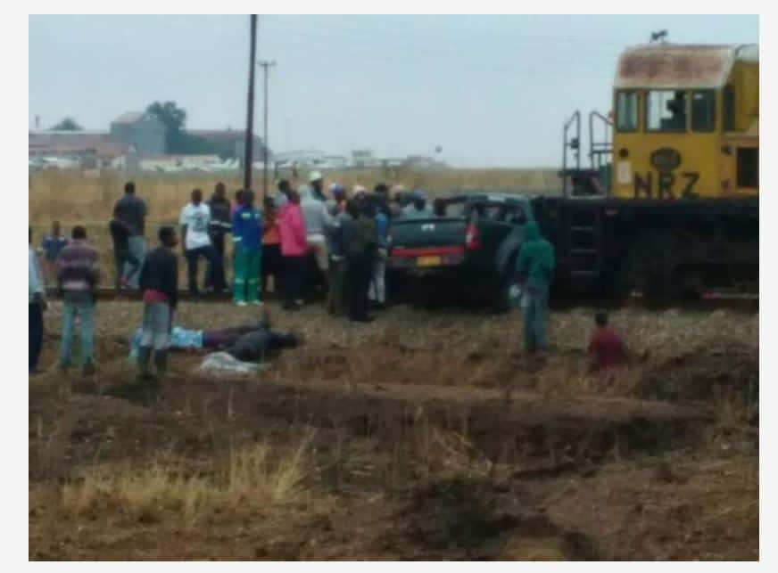 BREAKING: Zimbabwe train crashes into pick up car;  6 People killed on the spot