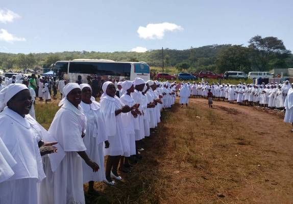 Auxillia Mnangagwa  addresses 10 000 Mugodhi Apostolic Church members