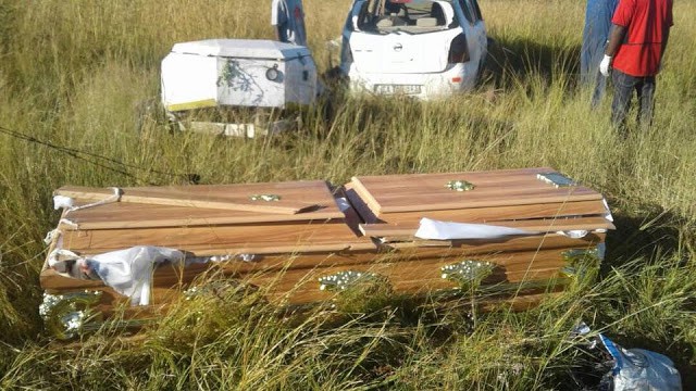 Pics: Driver dies in road accident while repatriating body from SA to Zim