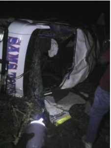 BREAKING : Kombi accident kills 3, many injured