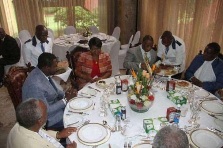 PHOTO: Prophet Magaya feasts with Chiwenga, ED Mnangagwa