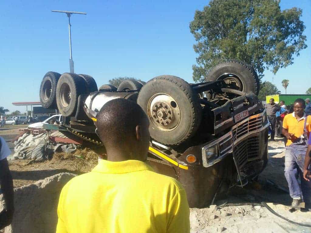 Terrible haulage truck accident along the Harare-Mutare road in Msasa