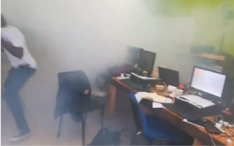 Video, Pictures:Zimbabwe Police  Throw Teargas Into Journalists Office..SHUT Doors