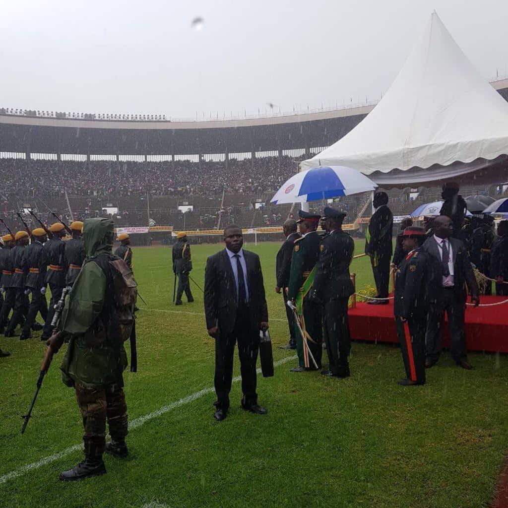 PICS: See What’s Inside Mnangagwa’s C.I.O Briefcase…Heckler and Kock (H&K) MP5K Briefcase Gun
