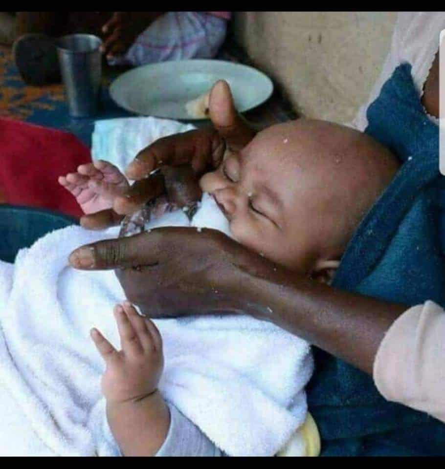 See Pic: Shocking Zim Baby Feeding Skill
