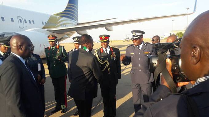 Mnangagwa jets into Botswana