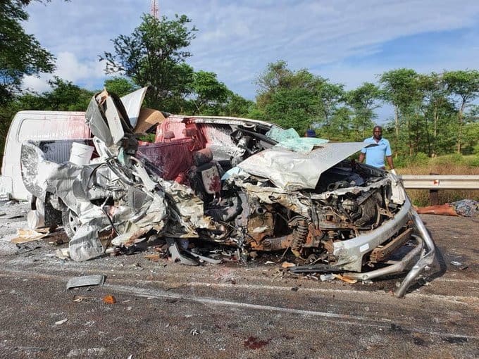 KWEKWE: Three killed, many injured in 3-car road accident at Redcliff flyover..PICTURES