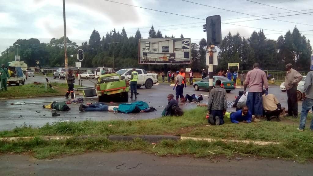 Horror Harare multi car road accident leaves 5 dead, many injured..Truck driver flees scene