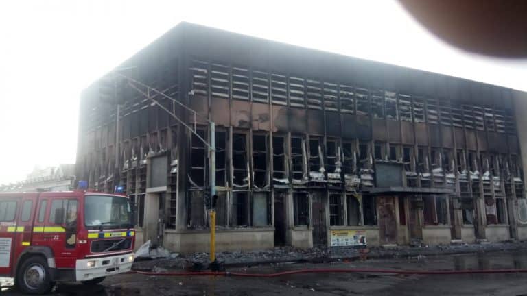 HARARE: Shopping mall at Robert Mugabe road, Chinhoyi street gutted by fire..PICTURES