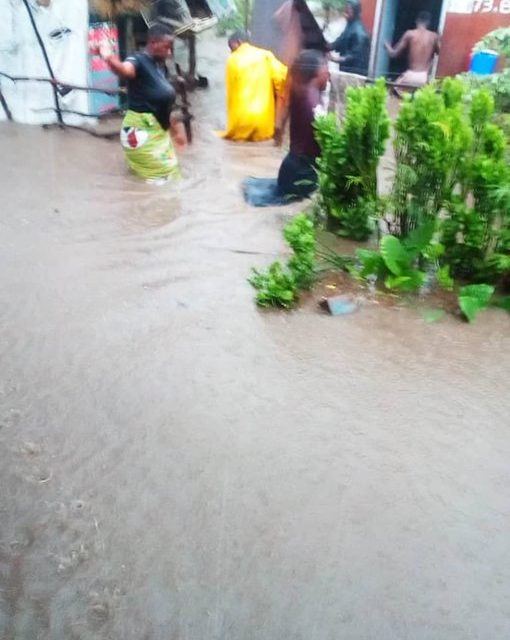 Families relocated as heavy rains cause flash floods in Hwange town