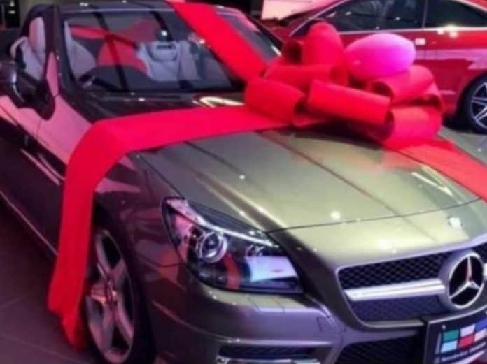 Grace Mugabe gets expensive Mercedes Benz present on Valentines Day..PICTURE