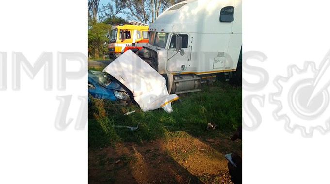 GWERU: Four killed in haulage truck head-on collision along Harare-Gweru Highway