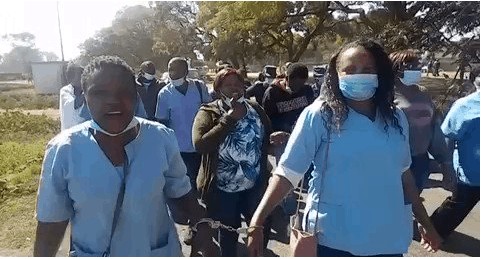 Video: Handcuffed Zimbabwe Nurses in Court.. “Corrupt criminals are jailing the nurses”