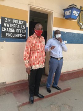 Chamisa pays courtesy call on Ngarivhume, accompanies him to police