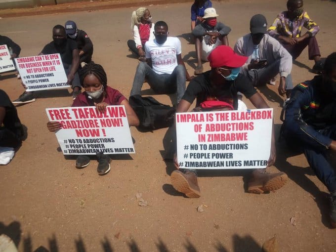 JUST IN: Police arrest 10 ZINASU students staging demo, demanding union leader’s release