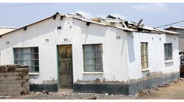 Thunderstorm wreaks havoc in Cowdray Park– residents counting losses