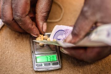 Zimbabwe loses over $1.5 billion a year to gold smuggling