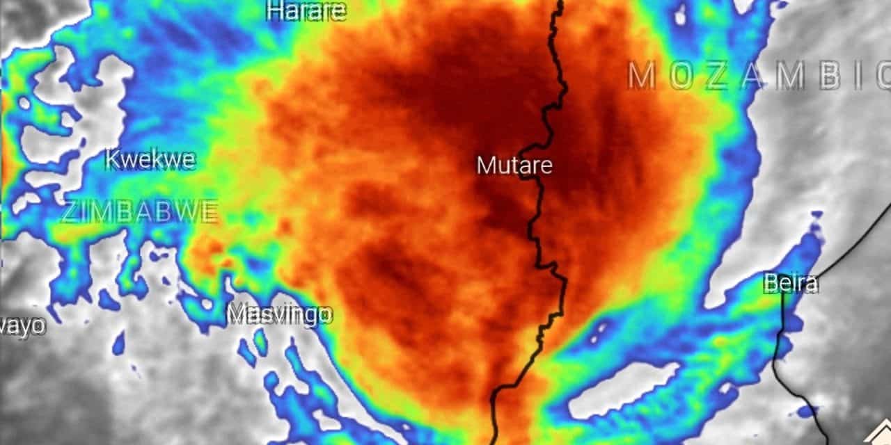 Latest Update: Main Cyclone Chalane hits Mutare…Rain in all parts of Manicaland..PICTURES