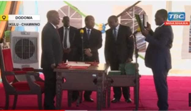 FRANCIS KUMBA NDULANE: Magufuli fires Tanzania Minister on the spot for struggling to read oath of office..VIDEO
