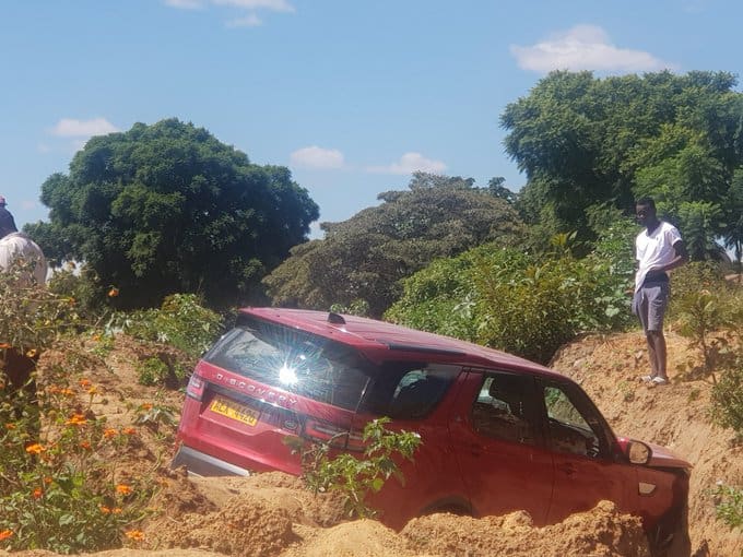 Land Rover lands into a trench along Simon Mazorodze Road…PICTURE…