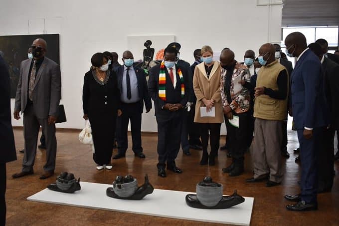 …PICTURES…Pres Mnangagwa dates National Art Gallery of Zimbabwe, to launch Herbert Chitepo biography