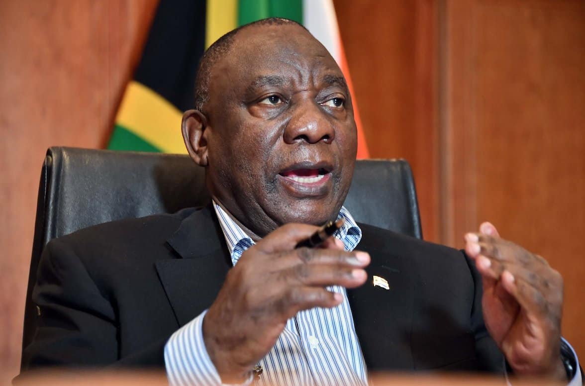 STUNNED: Ramaphosa’s iPad disappears as he was about to read speech from it…VIDEO…