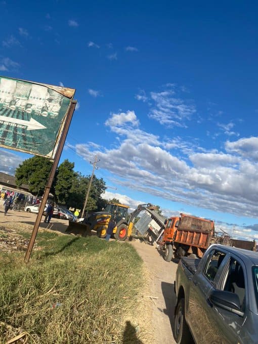 Chitungwiza municipality, ZRP ignore court application, start demolishing informal traders’ structures