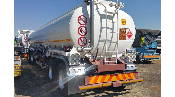 CHIRUNDU: Three fuel-smuggling trucks busted in transit to Zambia; Driver of third tanker escapes
