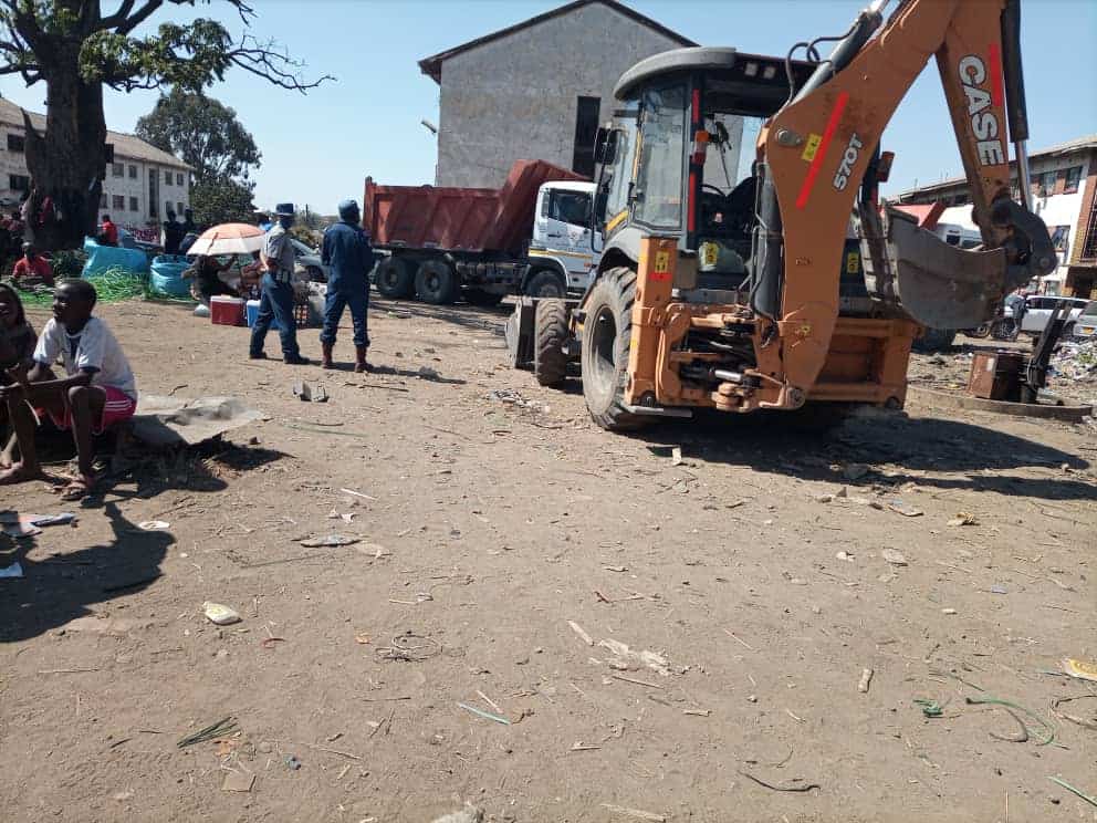 CIOs, police block Ngarivhume from conducting clean up in Mbare saying people may gather to watch thereby spread Covid 19