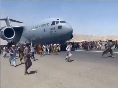 Desperate Afghans fall from the sky after clinging to US Army planes…VIDEOS