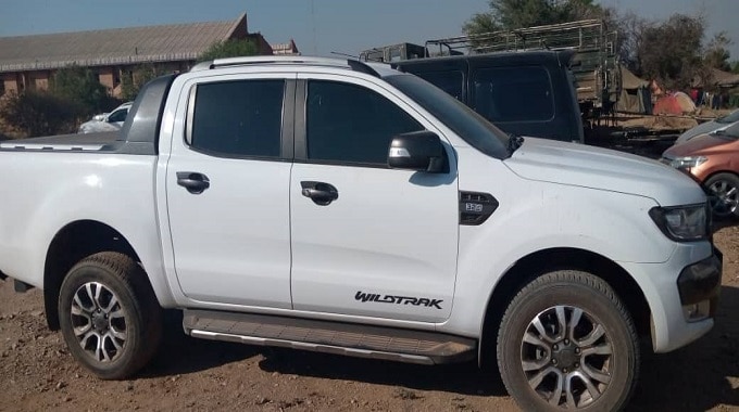 Another Zim bound smuggled vehicle intercepted by security