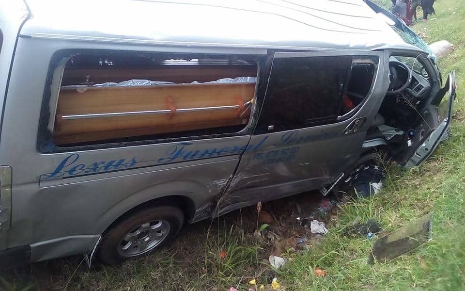 Zim man killed as hearse carrying late brother’s body from SA crashes in head on collision