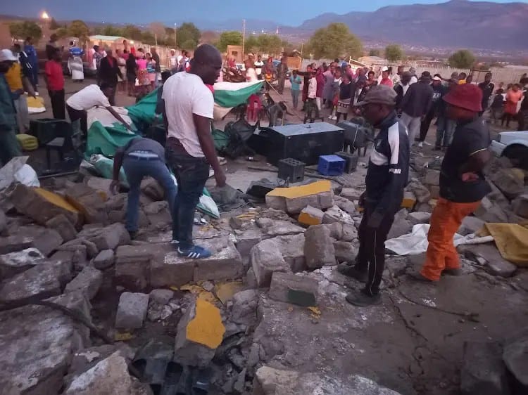 4 people killed when wall collapses on guests during a lobola ceremony in GaChuene Thokgwaneng, South Africa