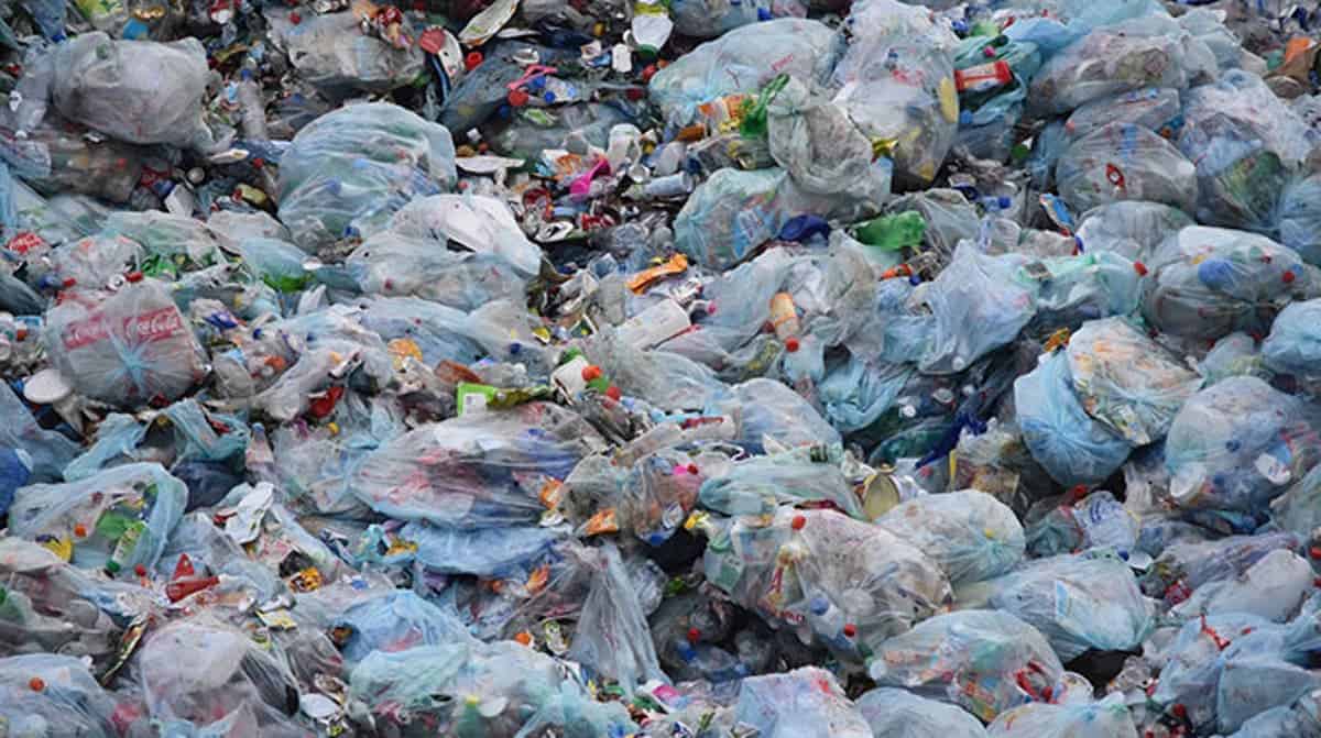 Zimbabwe to phase out plastic bags