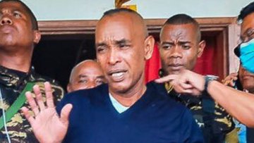Madagascan gvt minister swims 12 hours to safety after helicopter crash at sea