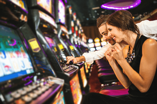 6 great reasons why online slots are perfect for those confined to the home