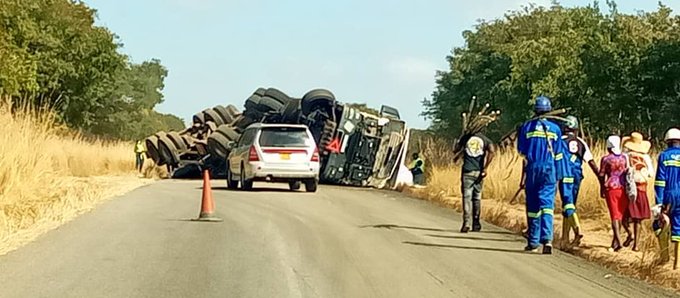 Haulage truck involved in accident along Harare-Nyamapanda highway, motorists urged to exercise caution
