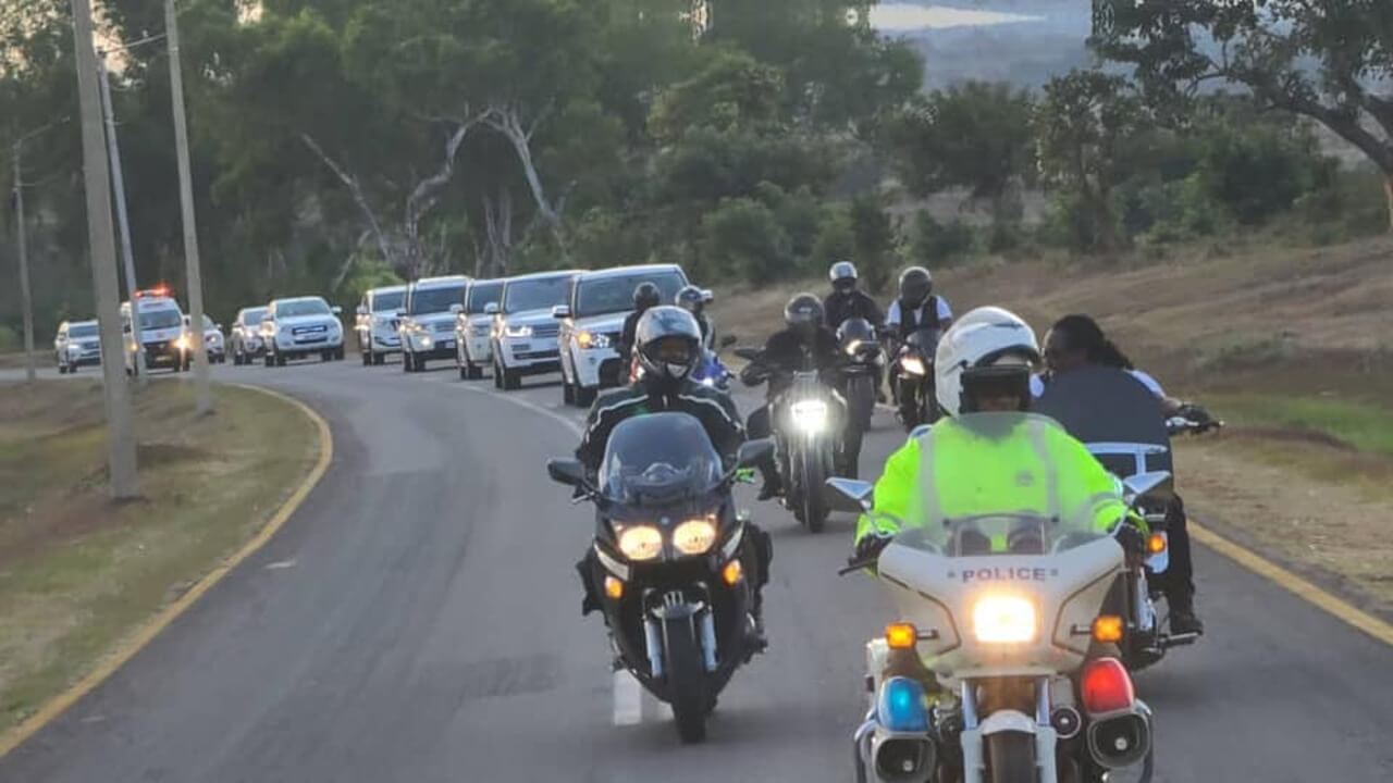 Malawi Govt offers VIP escort for ‘Prophet’ Walter Magaya..PICTURES